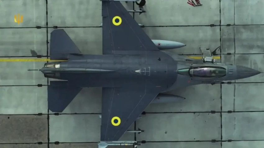 Показаны кадры поражения FPV-дроном истребителя F-16 ВС ВСУ