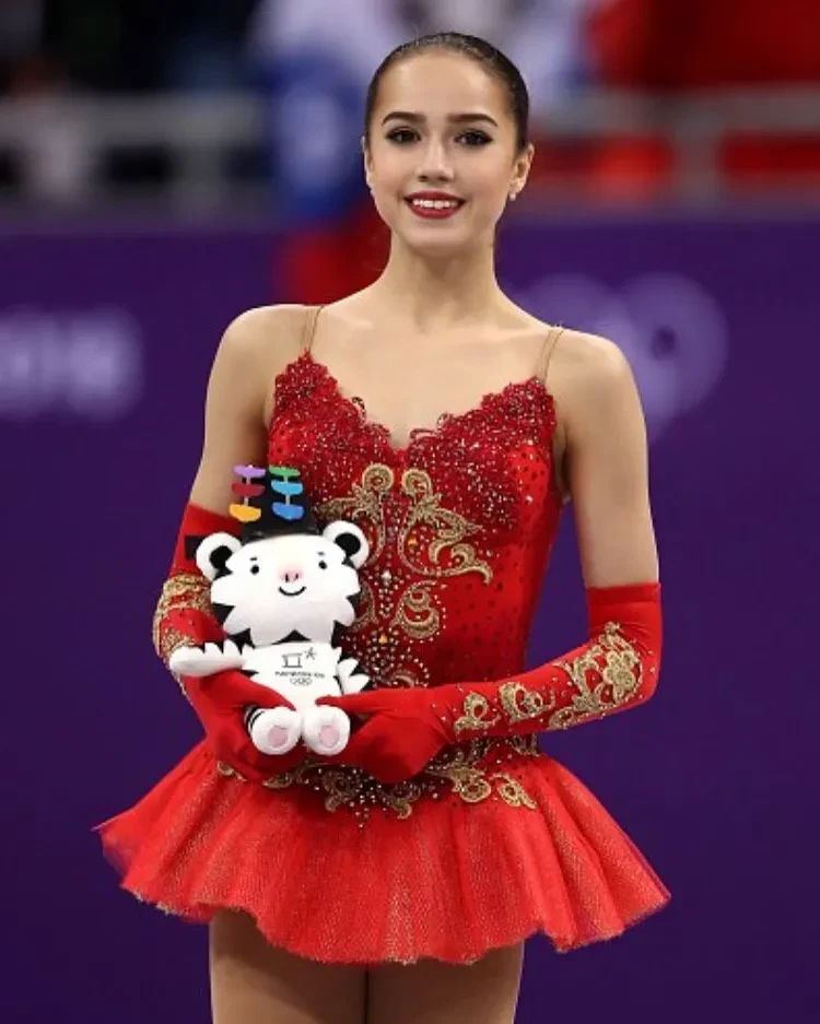 Алина Загитова сменила имидж на фоне критики внешности